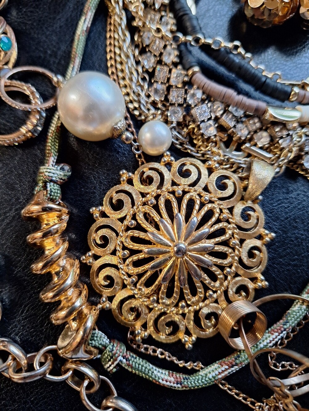 16 Piece Gold & Crystal Embellished BLING Statement Edgy Lot Jewelry The Limited - Picture 5 of 11